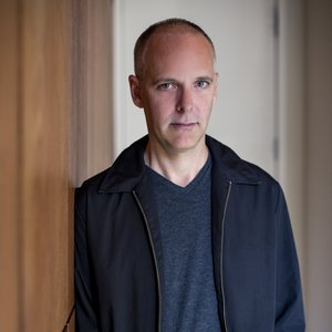 A portrait of Bret Witter