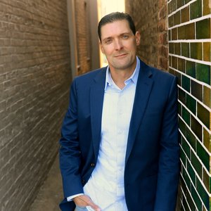 A portrait of Charlie Donlea
