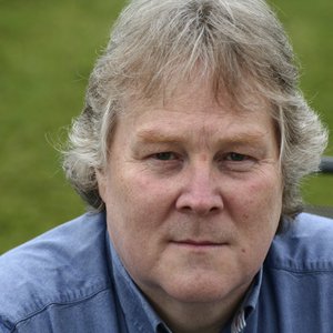 A portrait of Chris Lloyd