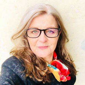 A portrait of Lynne McEwan